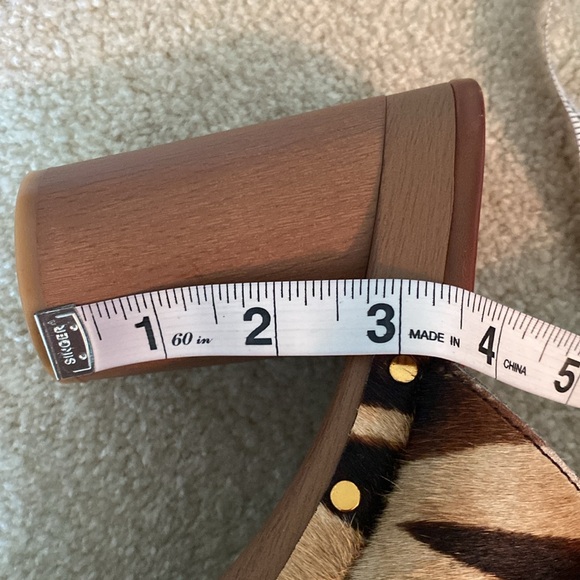 Vince Camuto 9.5 calf hair platform sandals - Picture 11 of 11